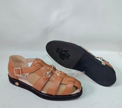 Pieds nus homme